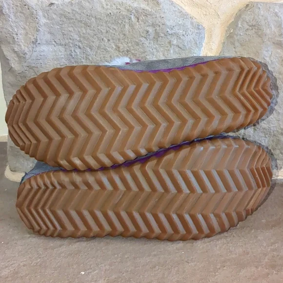 Sorel Out N About women's faux fur lined gray suede winter moccasins size 7 - Picture 3 of 12